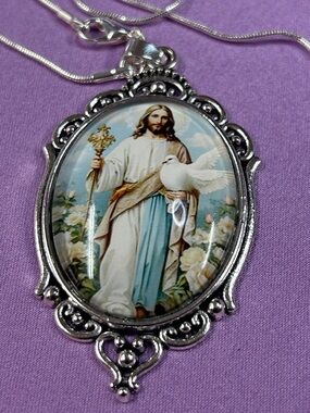 Religious Jesus Dove Pendant Necklace - Silver Tone handmade new